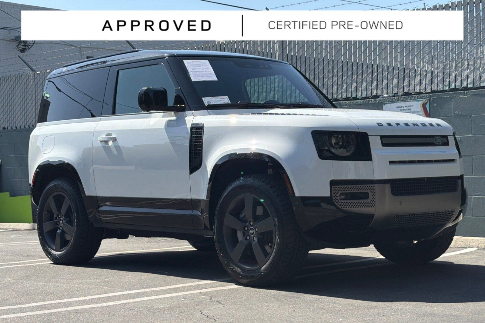 2025 Land Rover Defender 90 X-Dynamic SE P400's photo