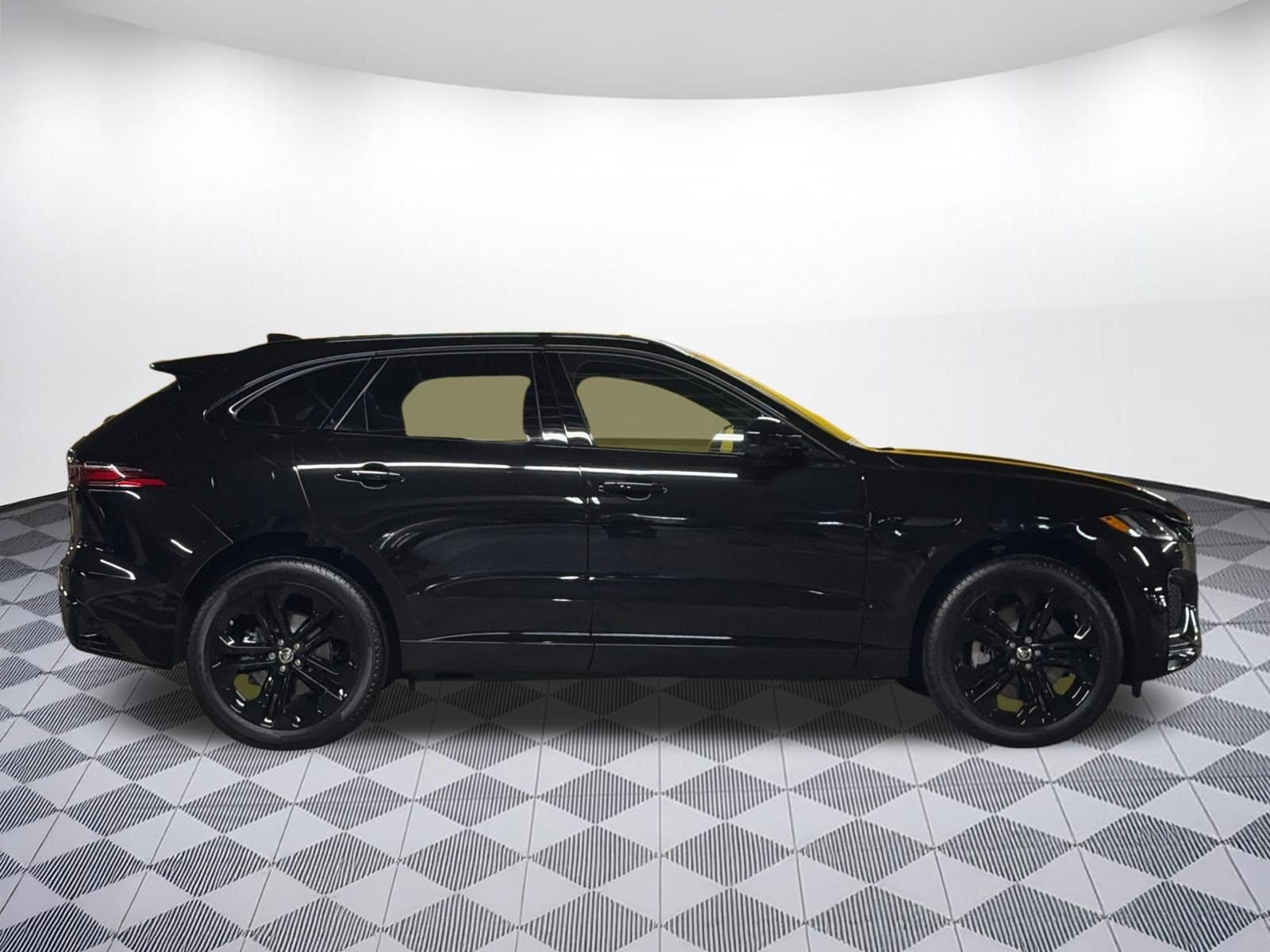 2026 Jaguar F-Pace R-Dynamic S - Photo 8