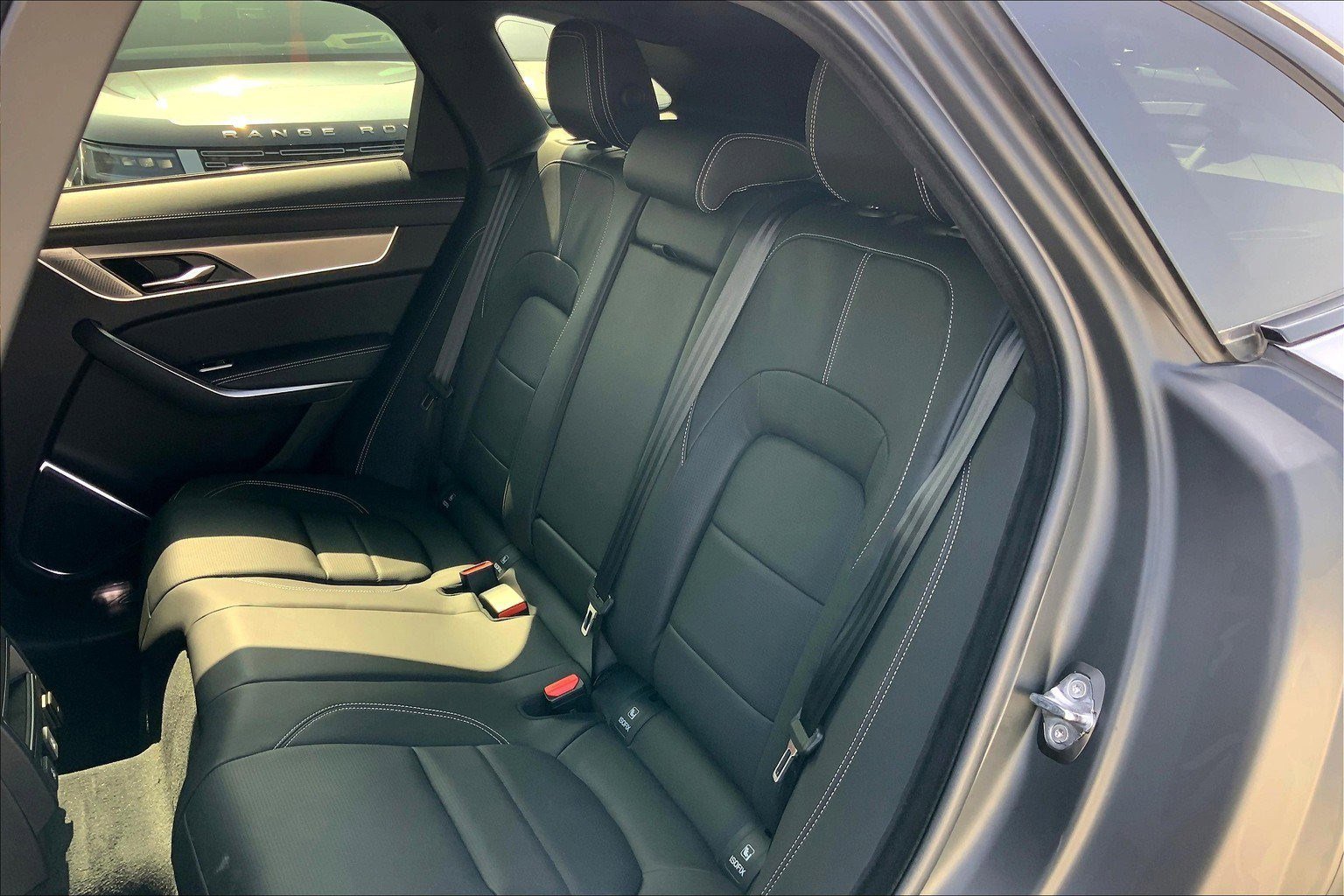 2026 Jaguar F-Pace R-Dynamic S - Photo 14