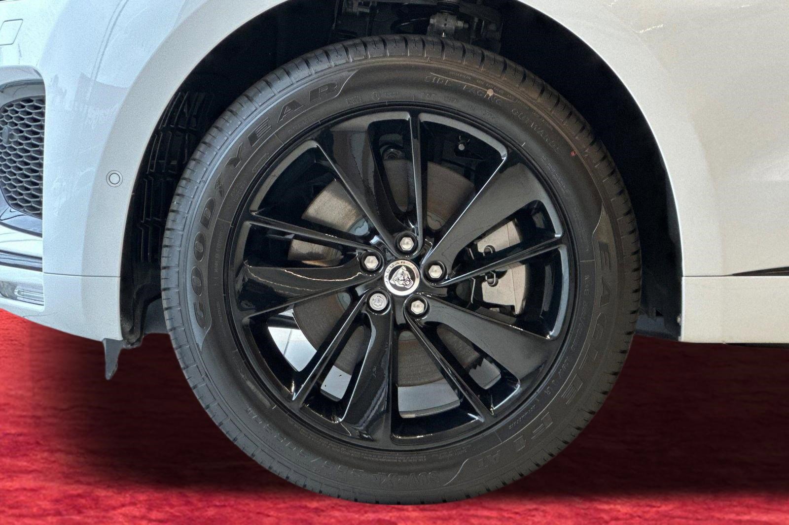 2026 Jaguar F-Pace R-Dynamic S - Photo 12