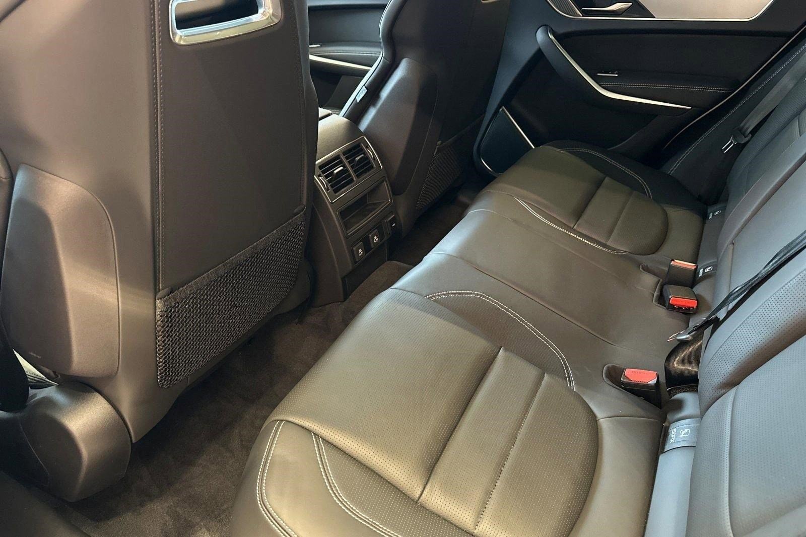 2026 Jaguar F-Pace R-Dynamic S - Photo 15