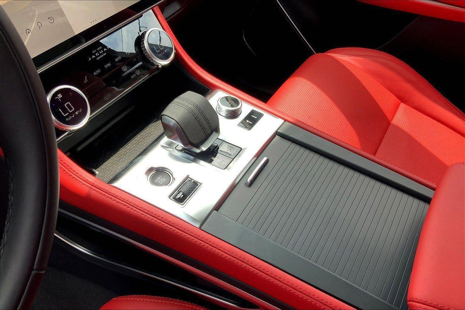 2026 Jaguar F-Pace R-Dynamic S - Photo 12