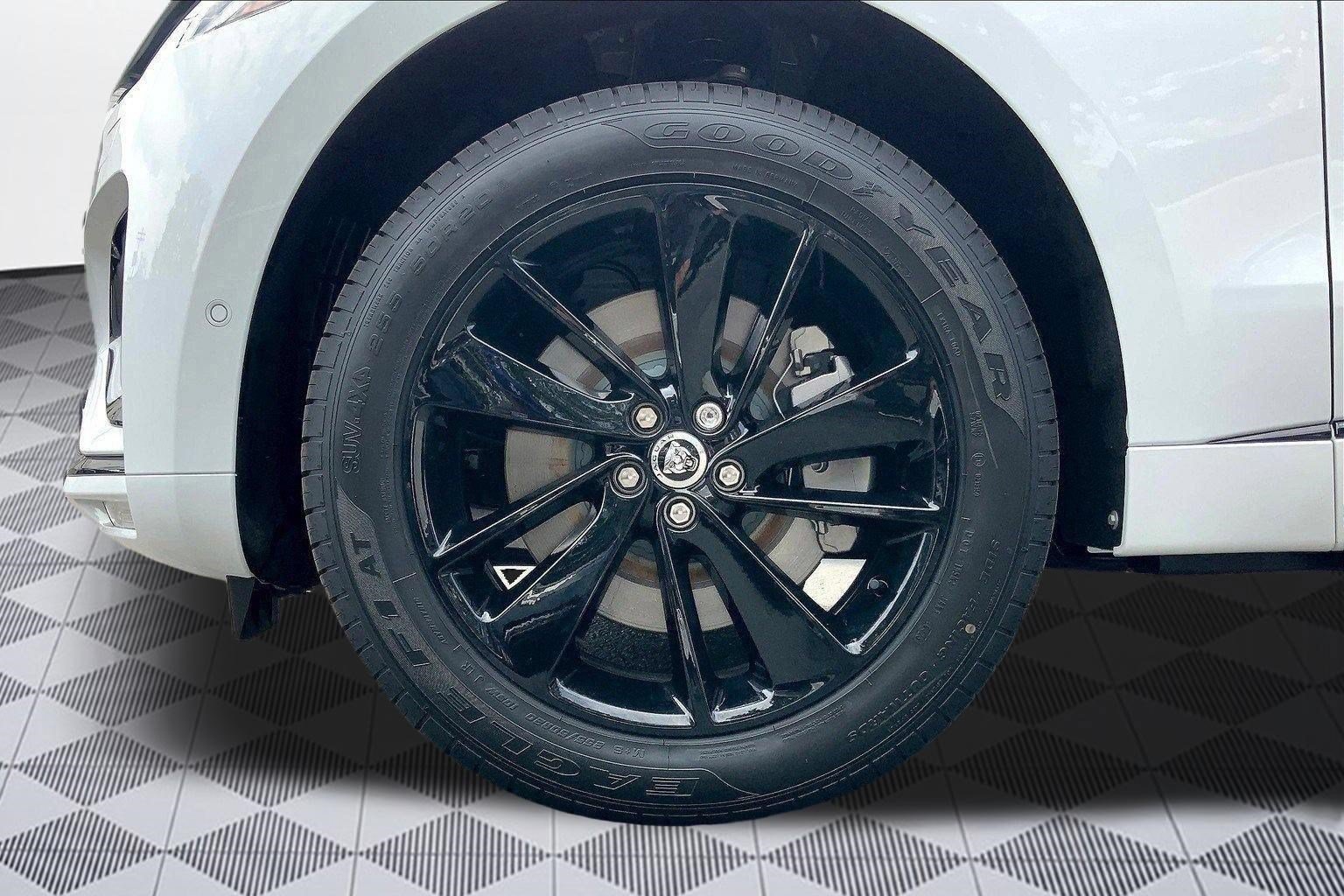 2026 Jaguar F-Pace R-Dynamic S - Photo 6