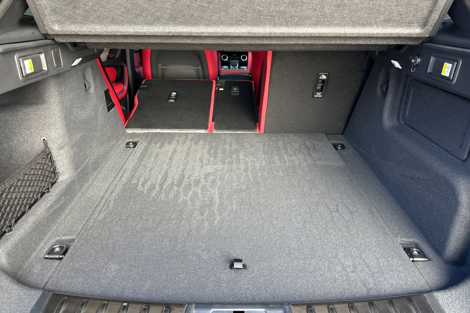 2025 Jaguar F-PACE R-Dynamic S - Photo 27