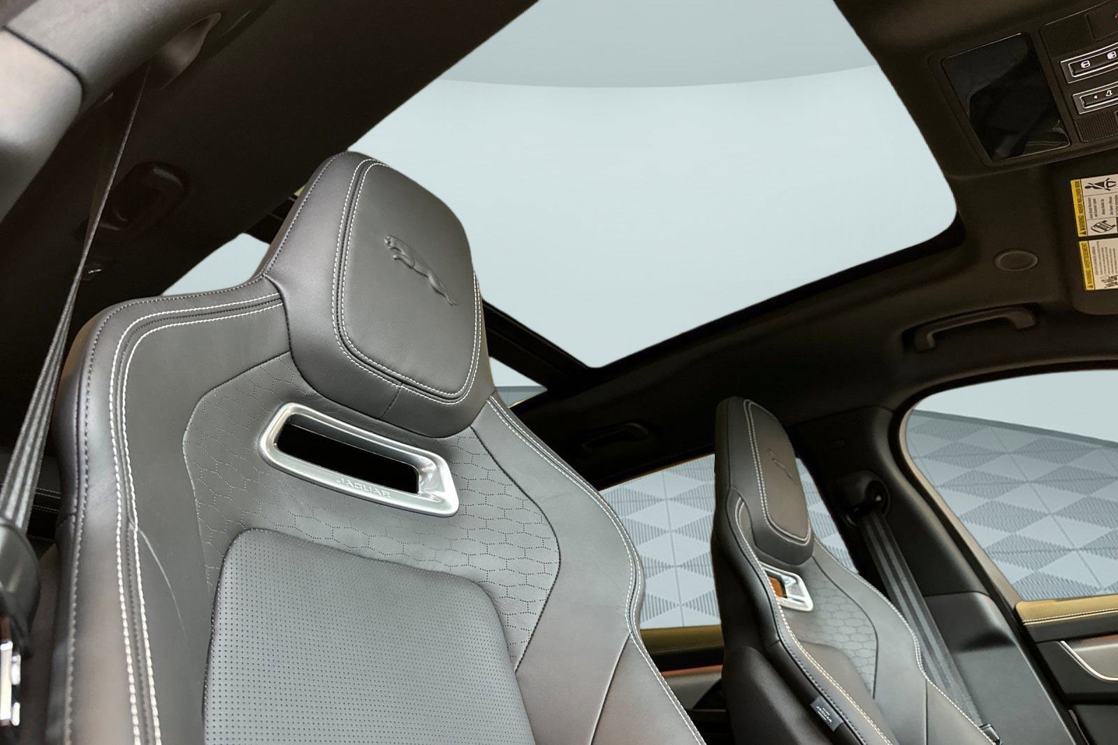 2026 Jaguar F-Pace R-Dynamic S - Photo 20