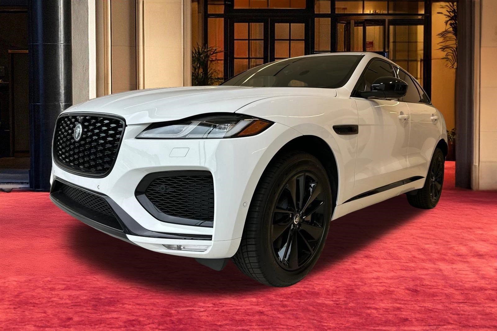 2026 Jaguar F-PACE P400 R-Dynamic S's photo