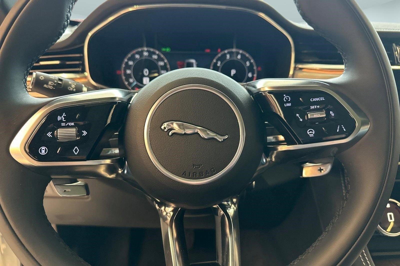 2026 Jaguar F-Pace R-Dynamic S - Photo 16