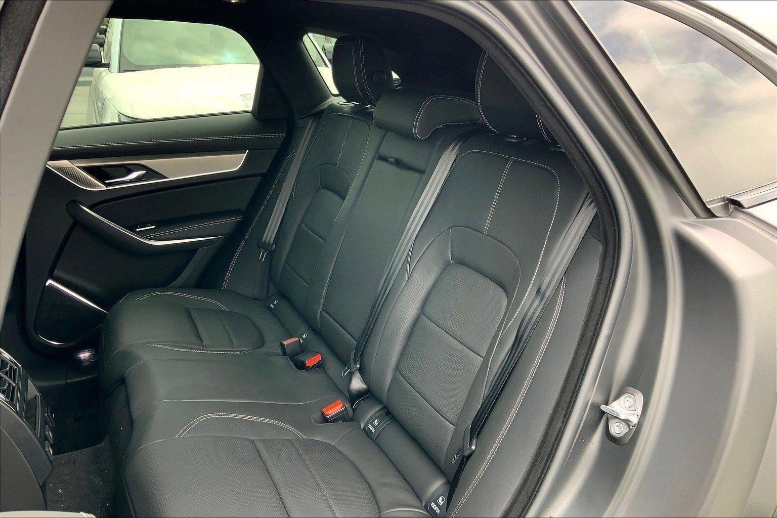 2026 Jaguar F-Pace R-Dynamic S - Photo 6