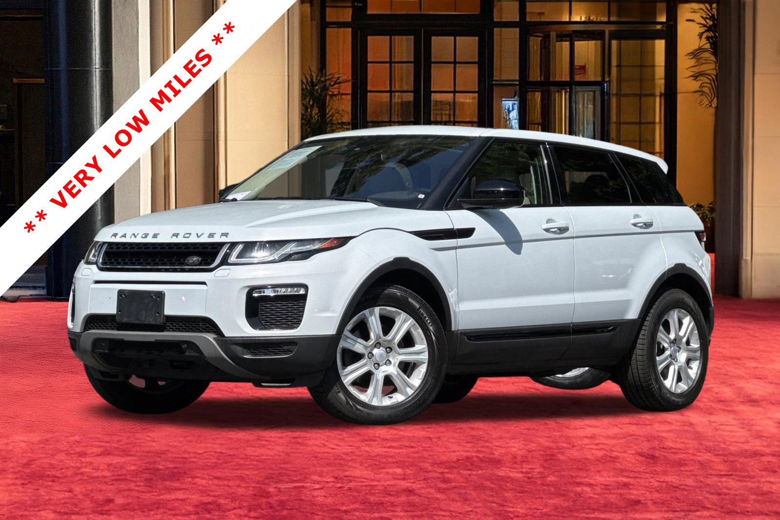 2017 Land Rover Range Rover Evoque SE's photo