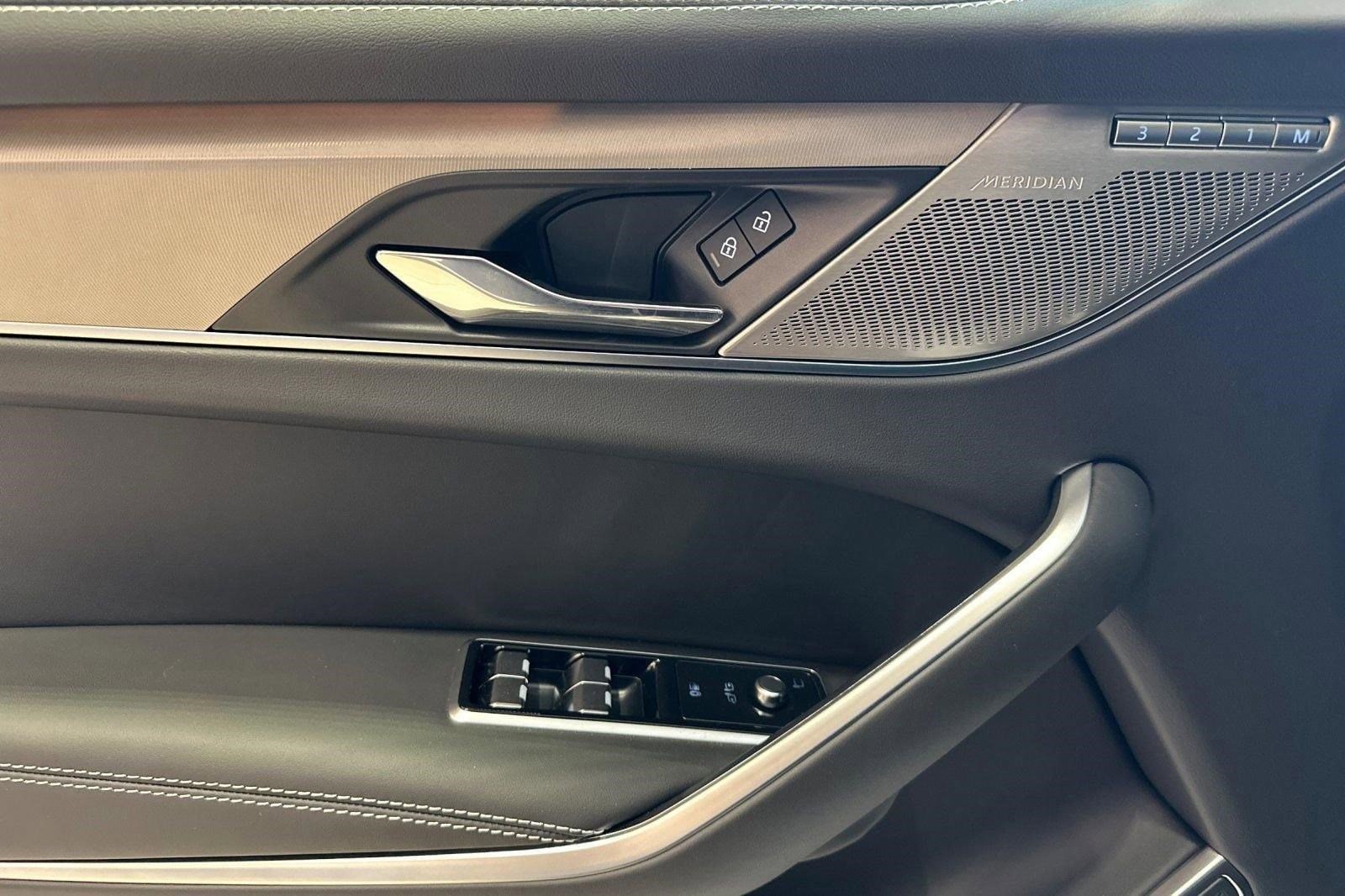 2026 Jaguar F-Pace R-Dynamic S - Photo 14