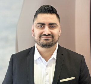 Staff member  Omar Salgado from ID_f1328c
