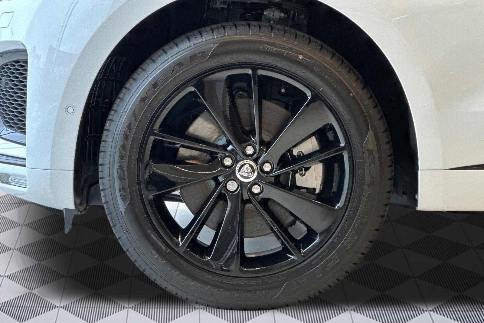 2026 Jaguar F-Pace R-Dynamic S - Photo 12