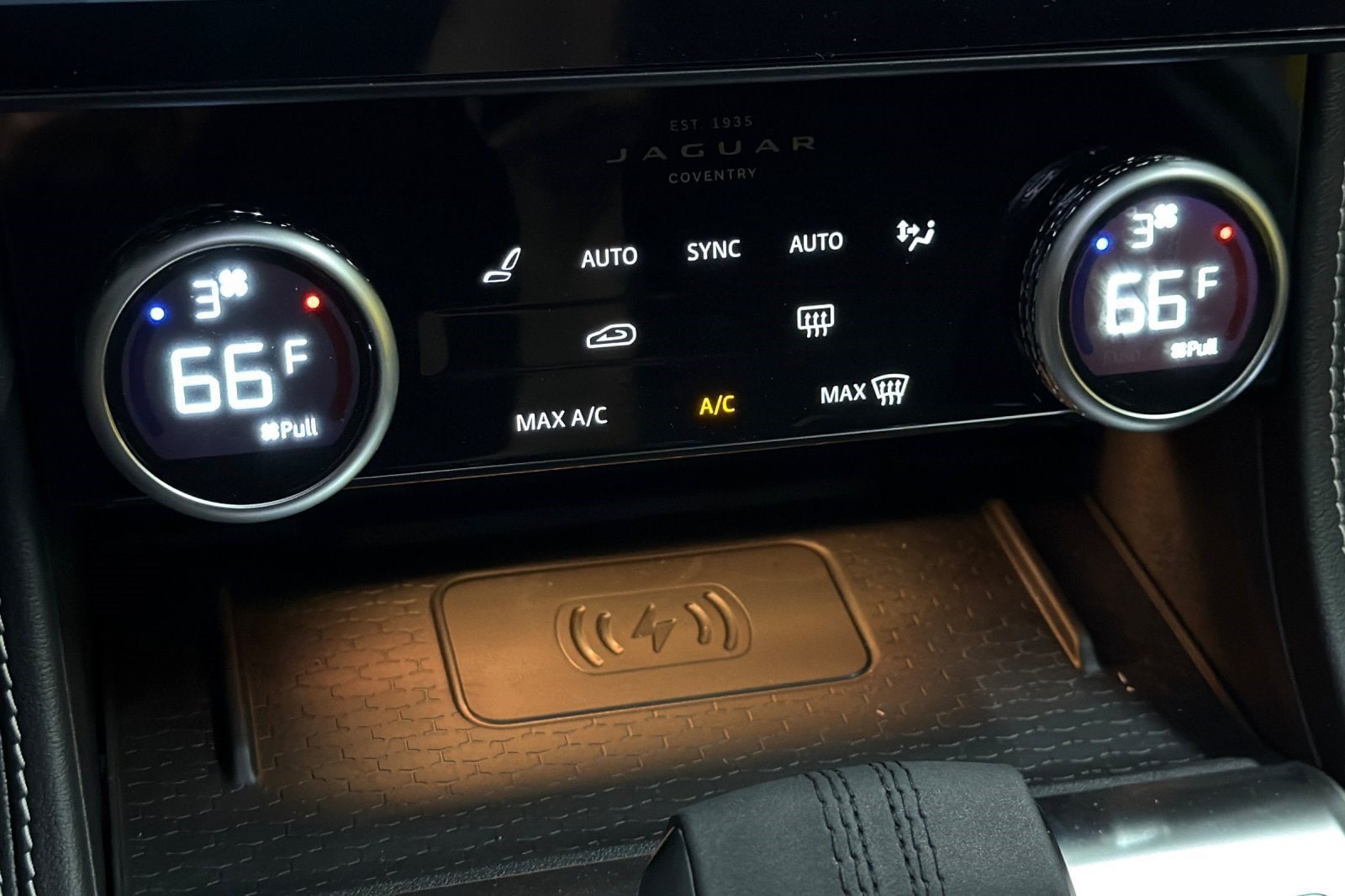 2026 Jaguar F-Pace R-Dynamic S - Photo 18