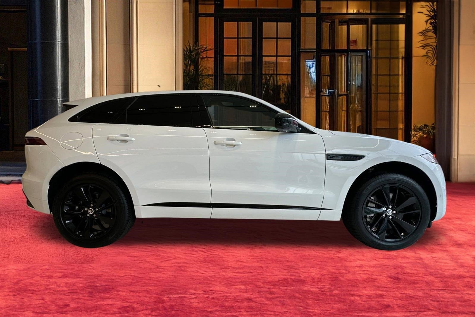 2026 Jaguar F-Pace R-Dynamic S - Photo 8