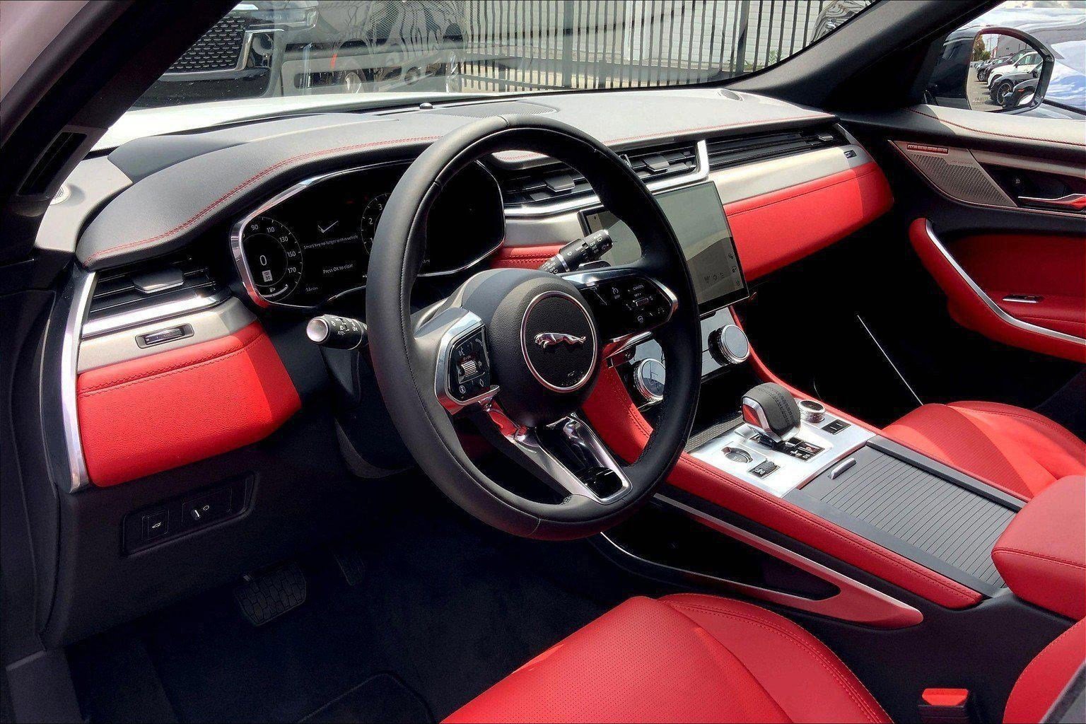 2026 Jaguar F-Pace R-Dynamic S - Photo 9