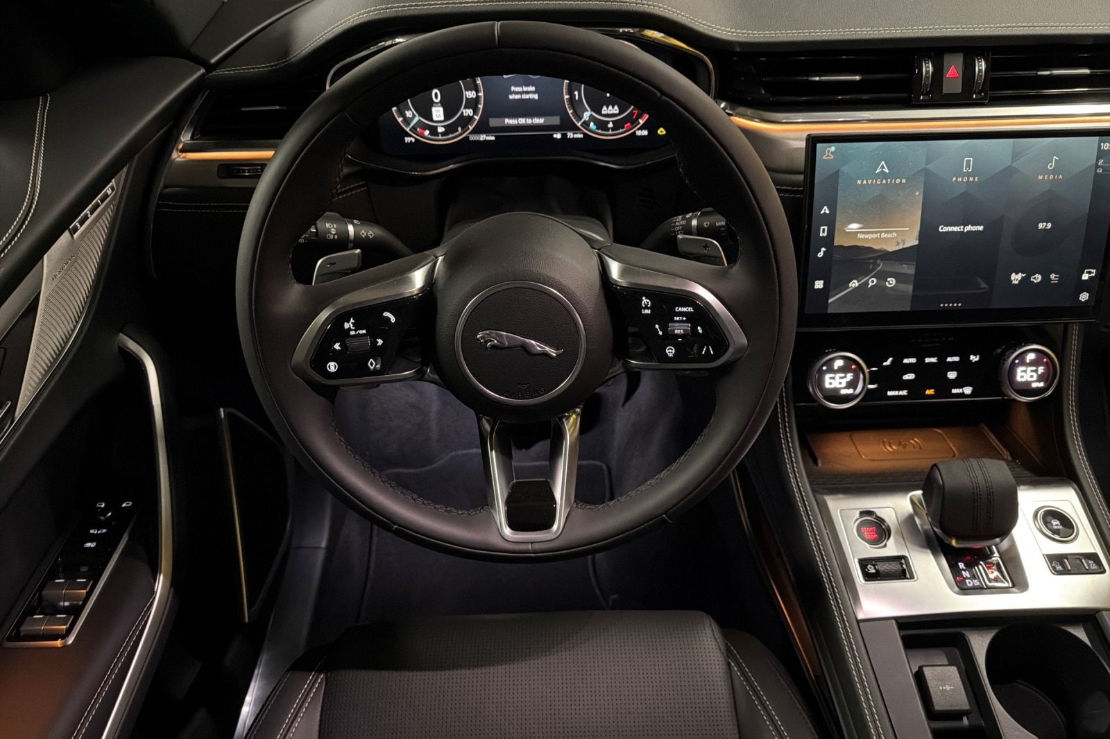 2026 Jaguar F-Pace R-Dynamic S - Photo 27