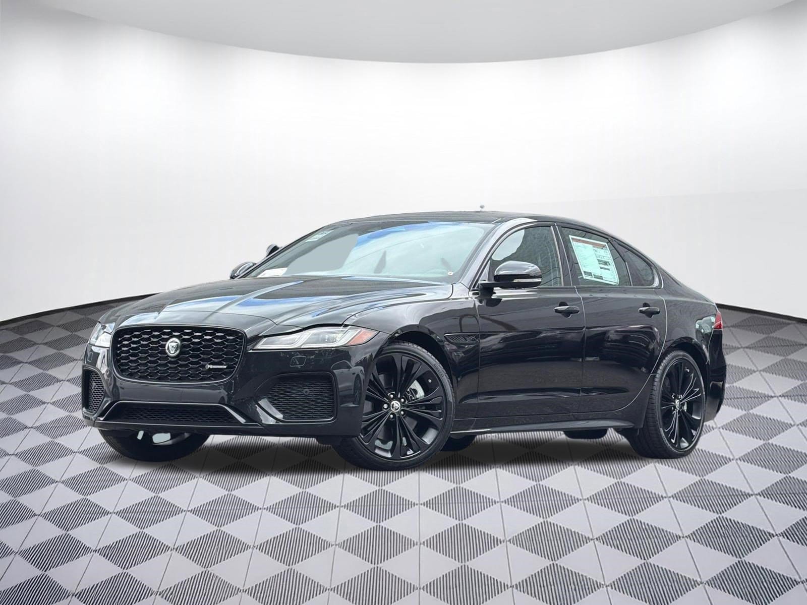 XF R-Dynamic SE Sedan