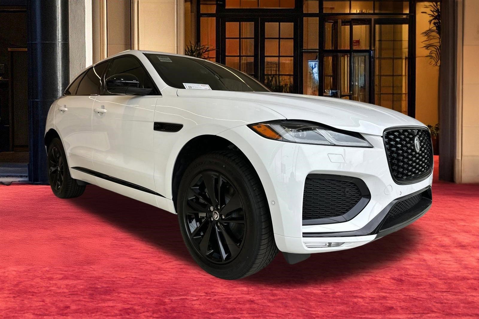 2026 Jaguar F-Pace R-Dynamic S - Photo 7