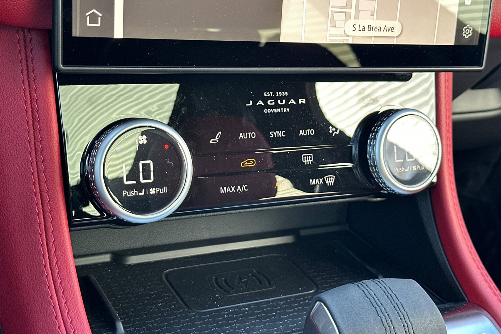 2025 Jaguar F-PACE R-Dynamic S - Photo 21