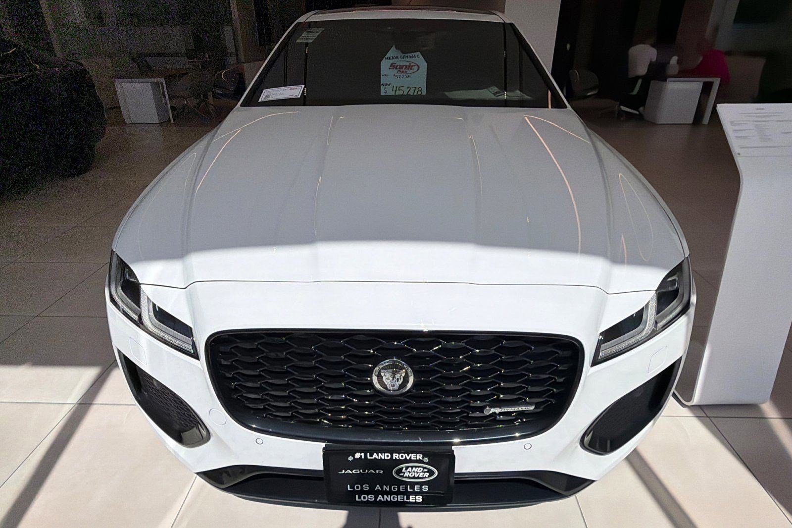 XF R-Dynamic SE Sedan