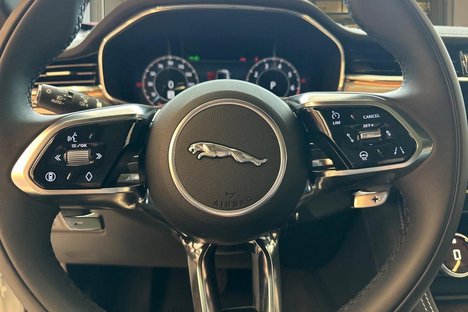 2026 Jaguar F-Pace R-Dynamic S - Photo 16