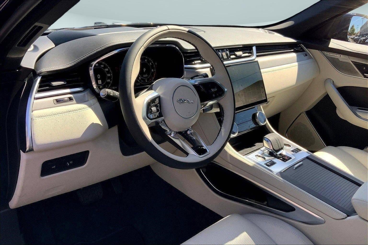 2026 Jaguar F-Pace R-Dynamic S - Photo 9