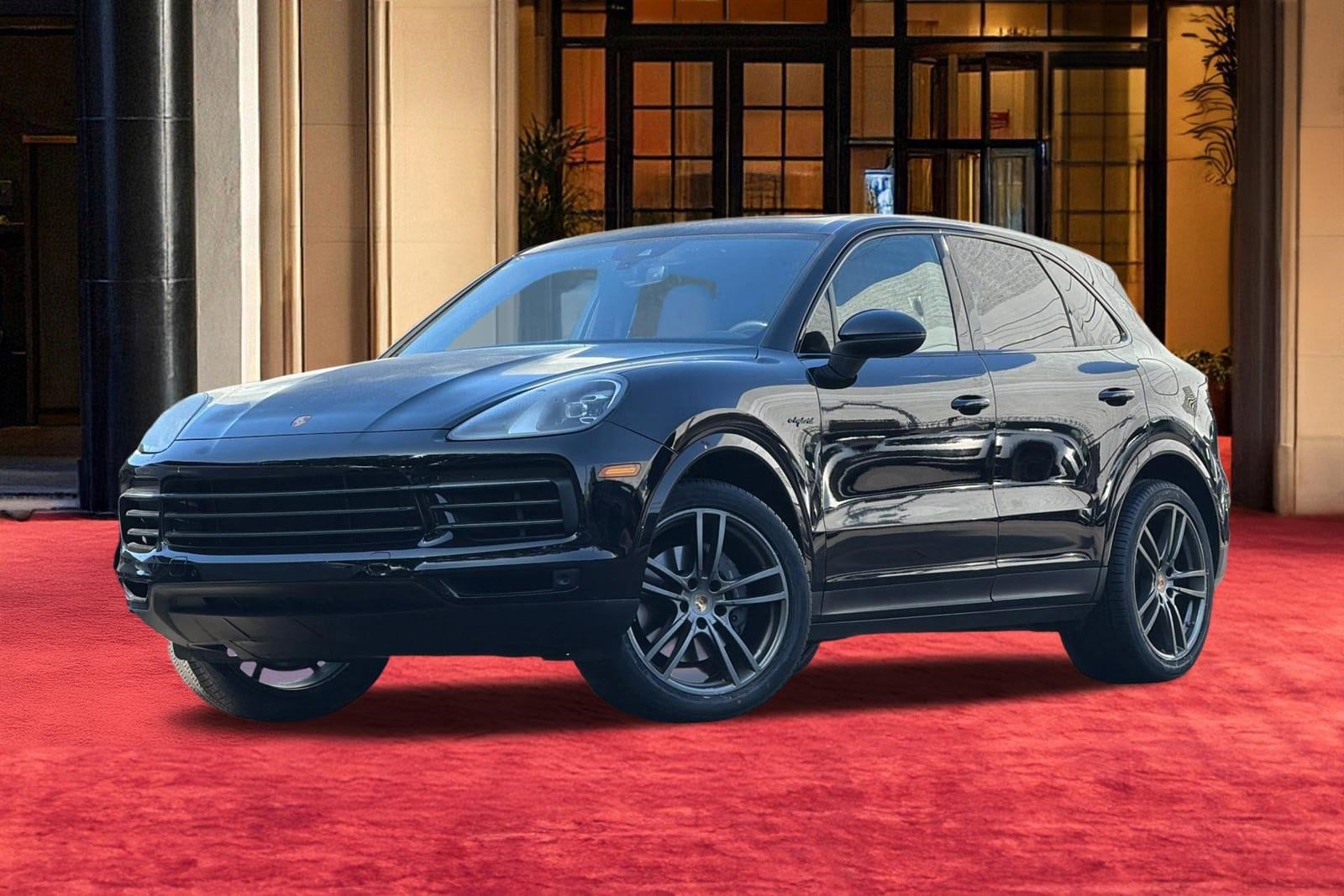 2022 Porsche Cayenne Platinum Edition E-Hybrid's photo
