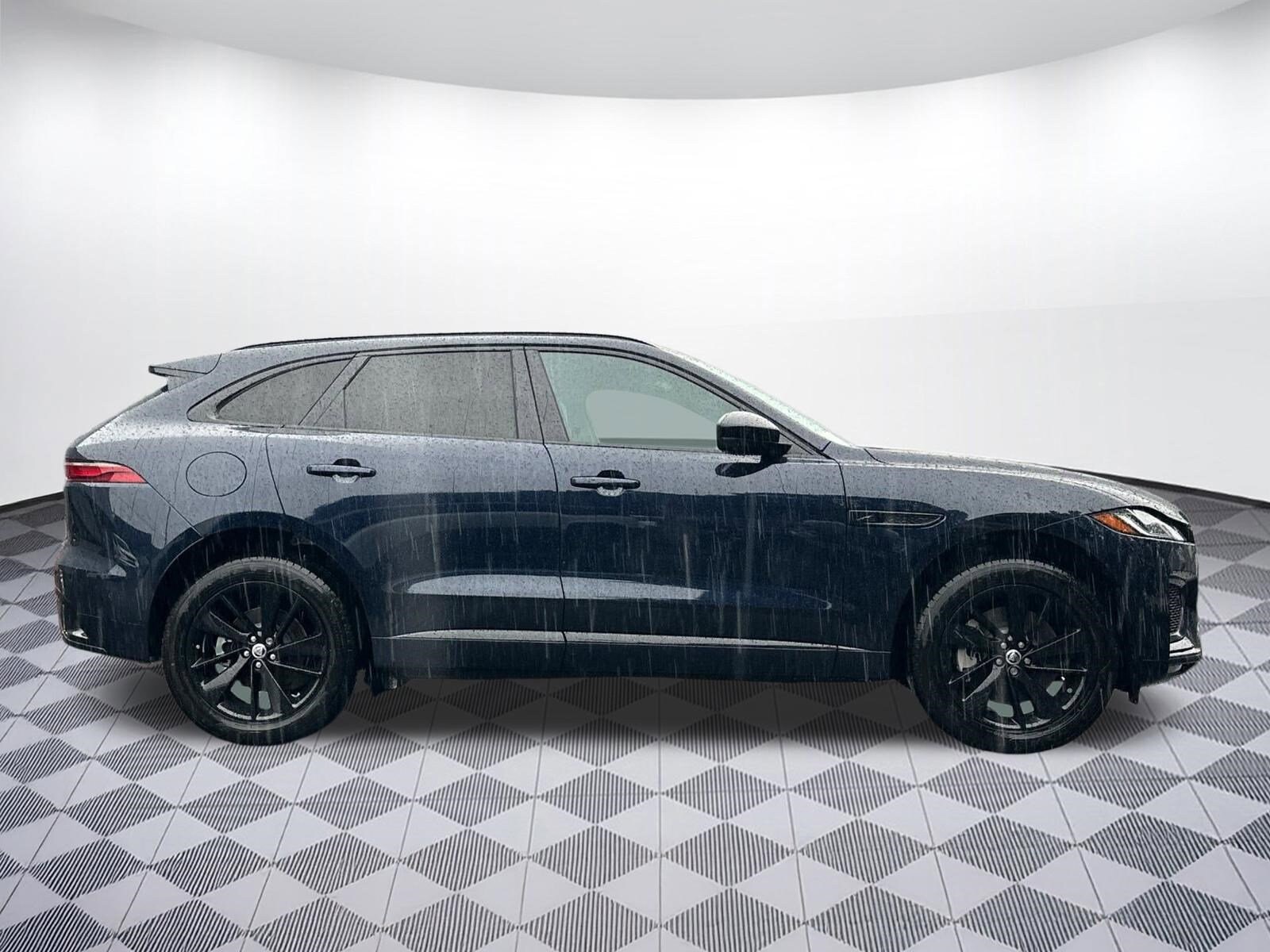 2026 Jaguar F-Pace R-Dynamic S - Photo 8