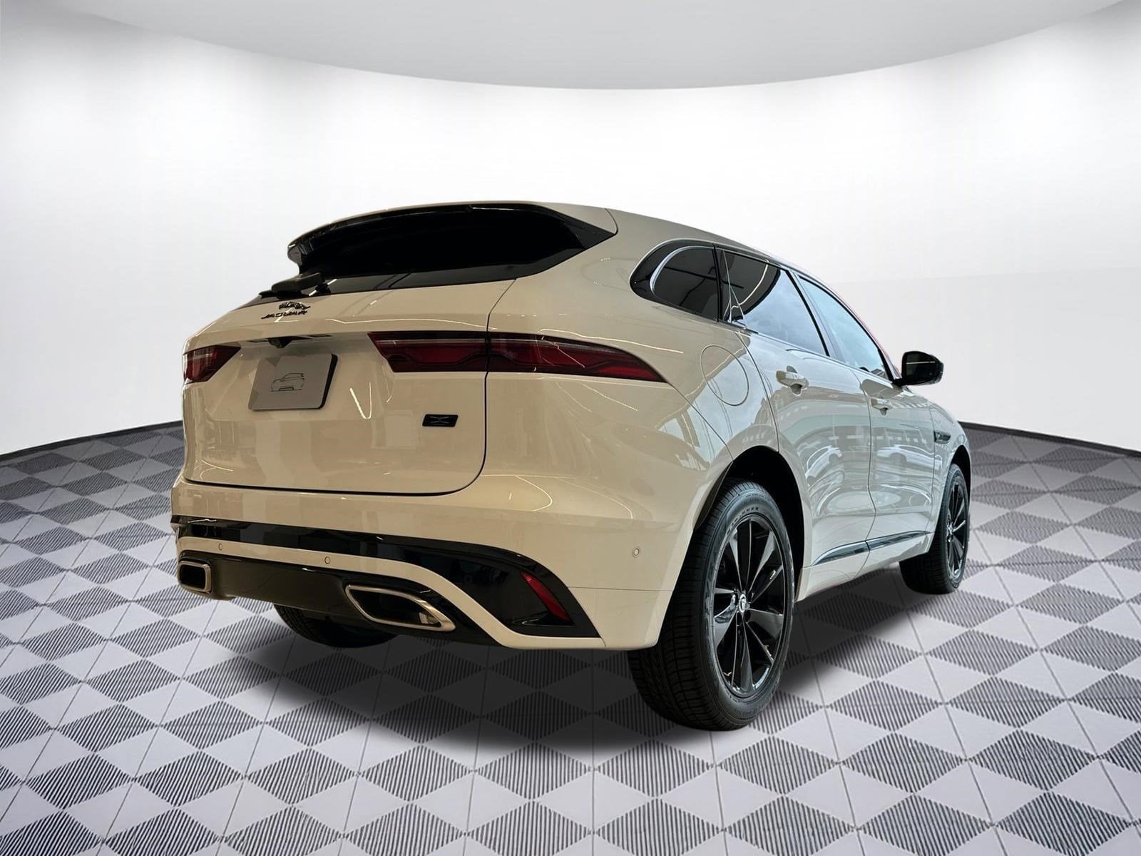 2026 Jaguar F-Pace R-Dynamic S - Photo 9