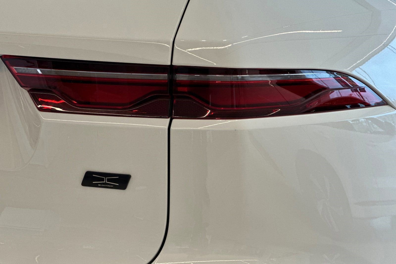 2026 Jaguar F-Pace R-Dynamic S - Photo 13