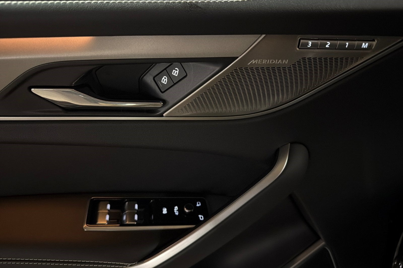 2026 Jaguar F-Pace R-Dynamic S - Photo 14
