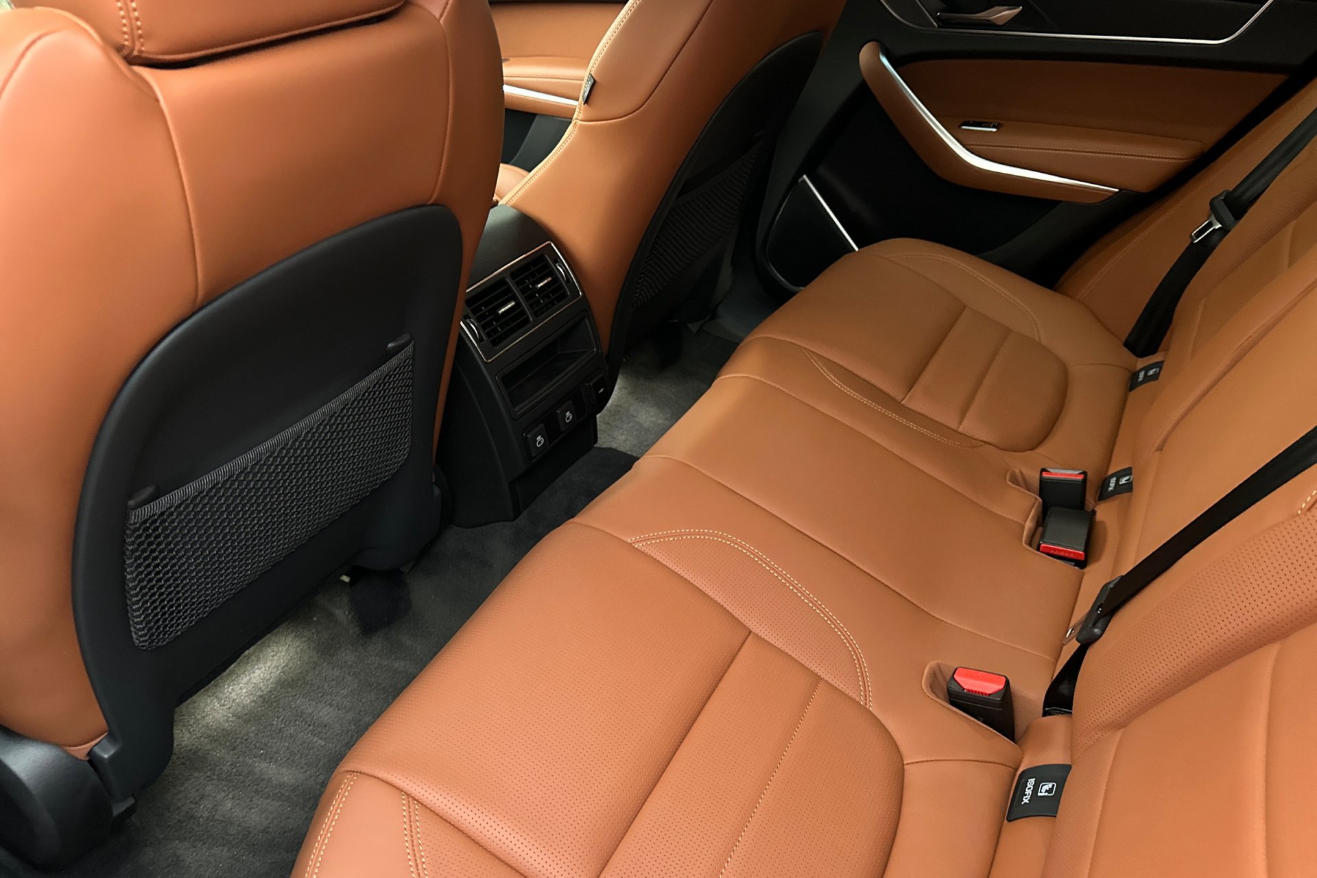 2026 Jaguar F-PACE P250 R-Dynamic S photo 4