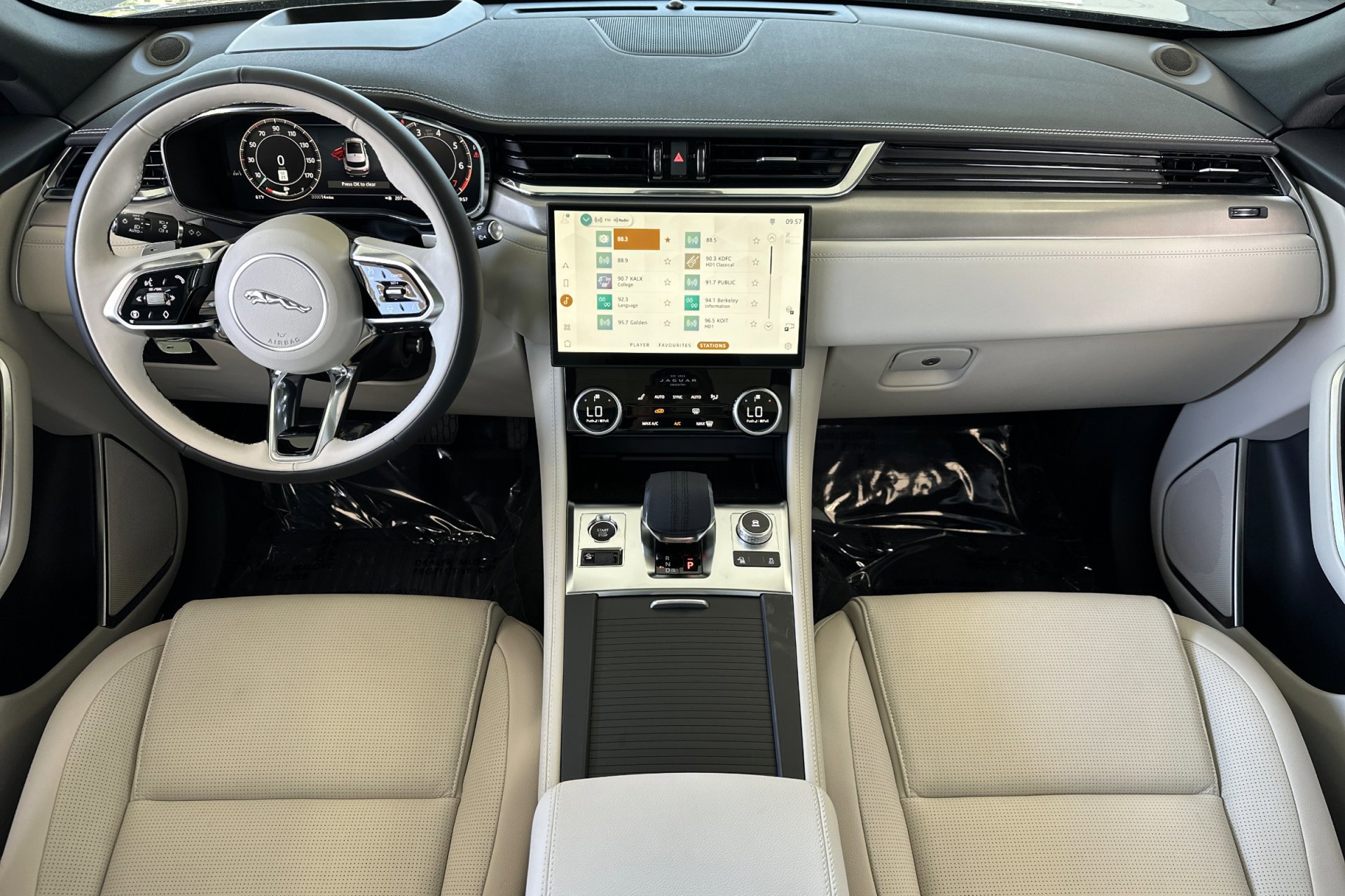 2026 Jaguar F-PACE P250 R-Dynamic S photo 3