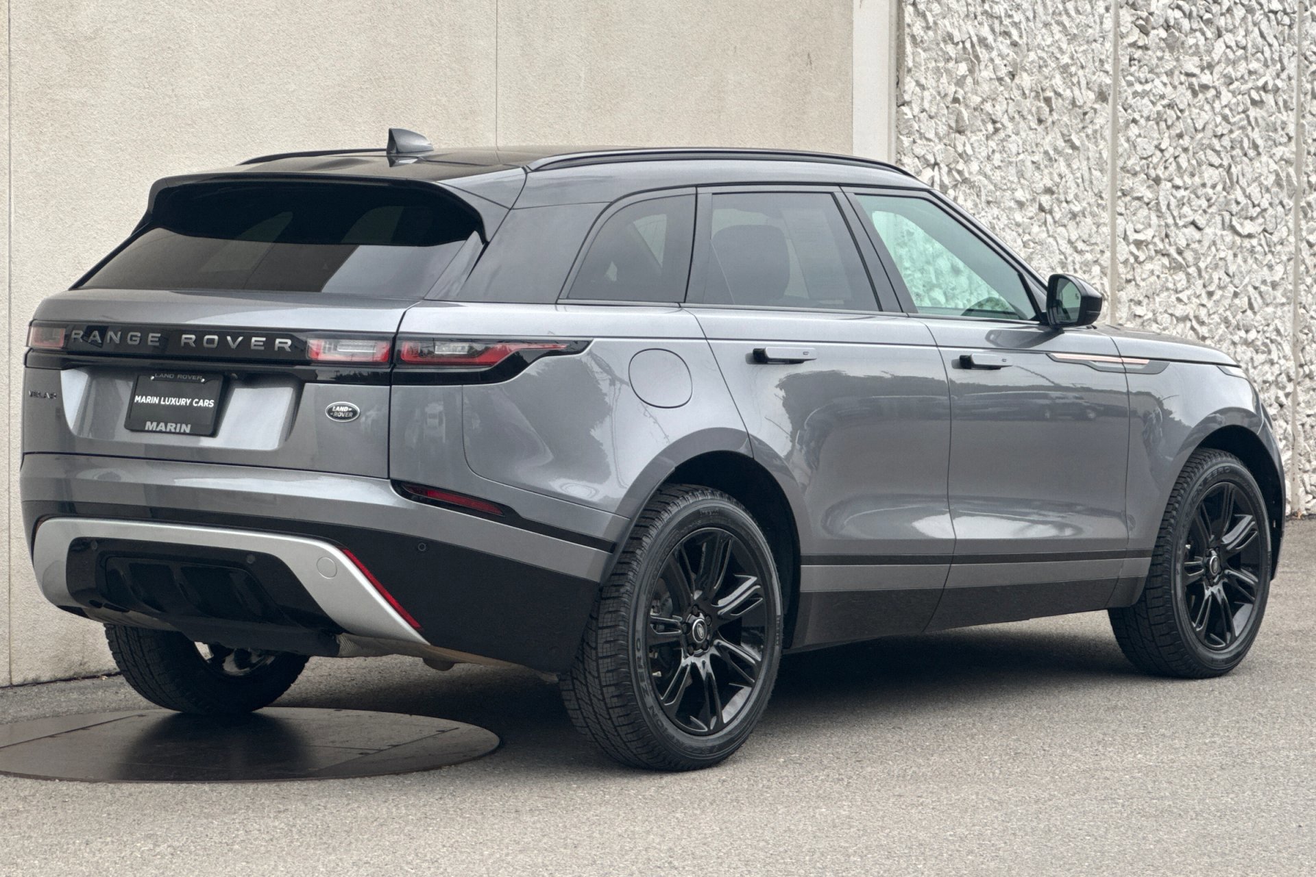 2023 Land Rover Range Rover Velar R-Dynamic S photo 2