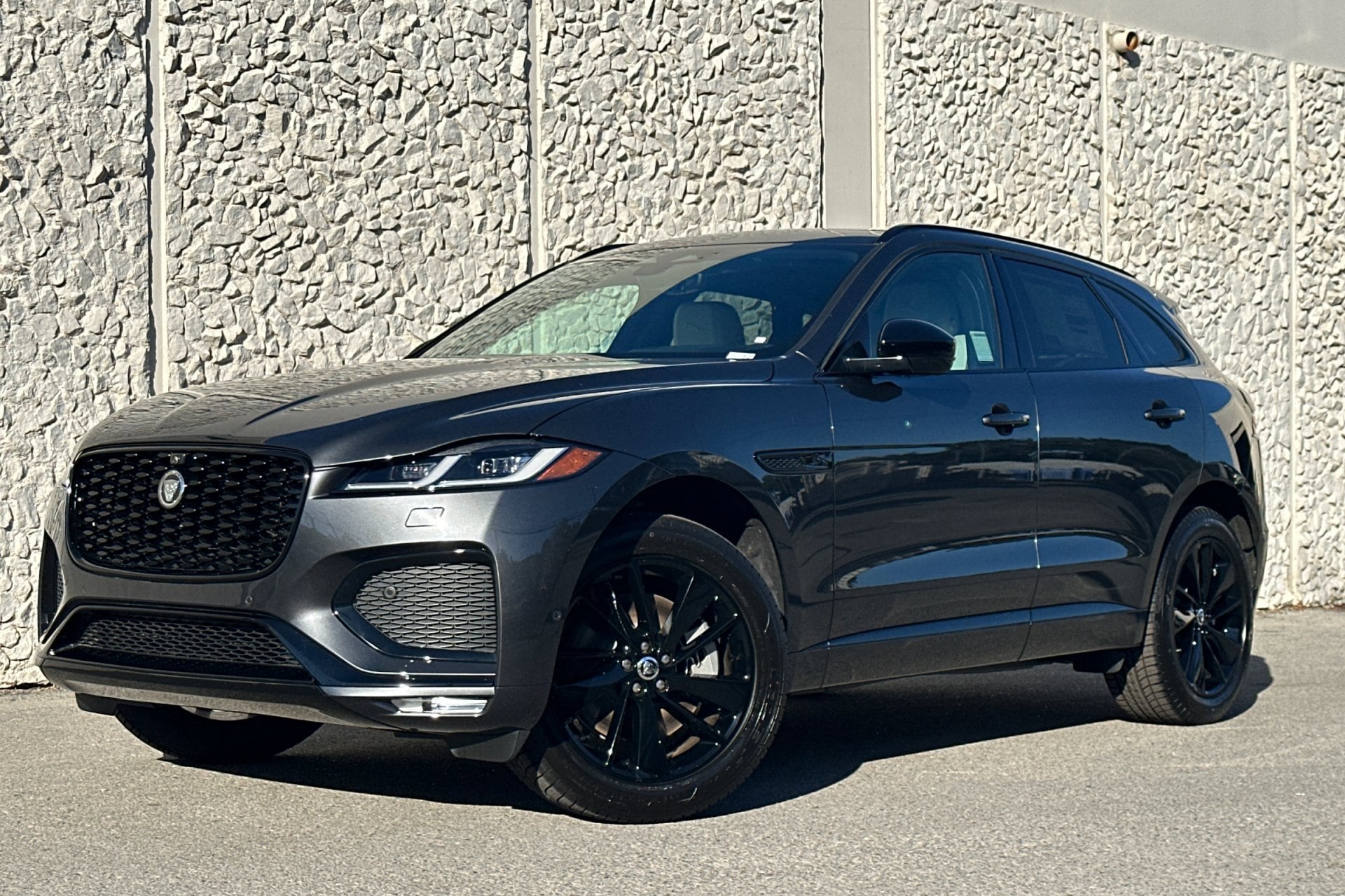 2026 Jaguar F-Pace R-Dynamic S's photo