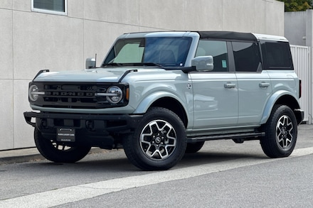 2024 Ford Bronco Outer Banks 4-Door Outer Banks  4x4
