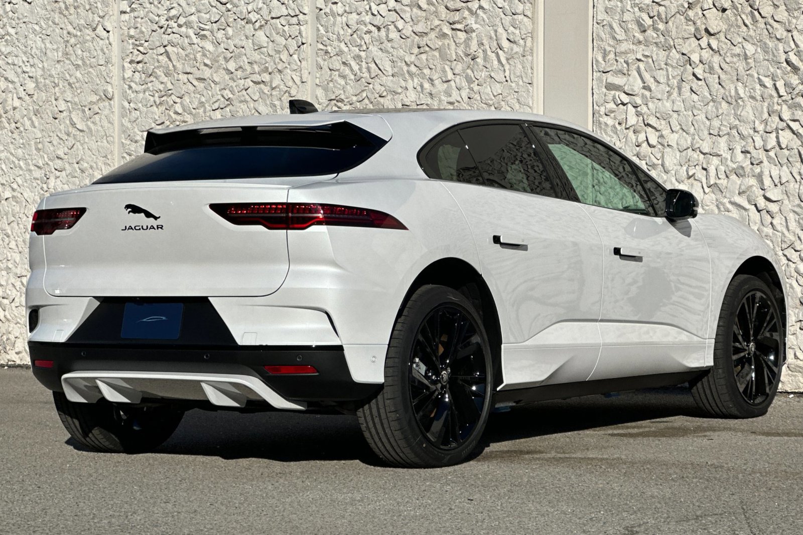 2024 Jaguar I-PACE EV400 HSE photo 2