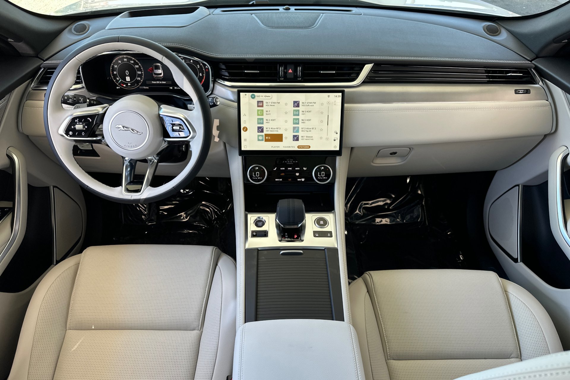 2026 Jaguar F-PACE P250 R-Dynamic S photo 3