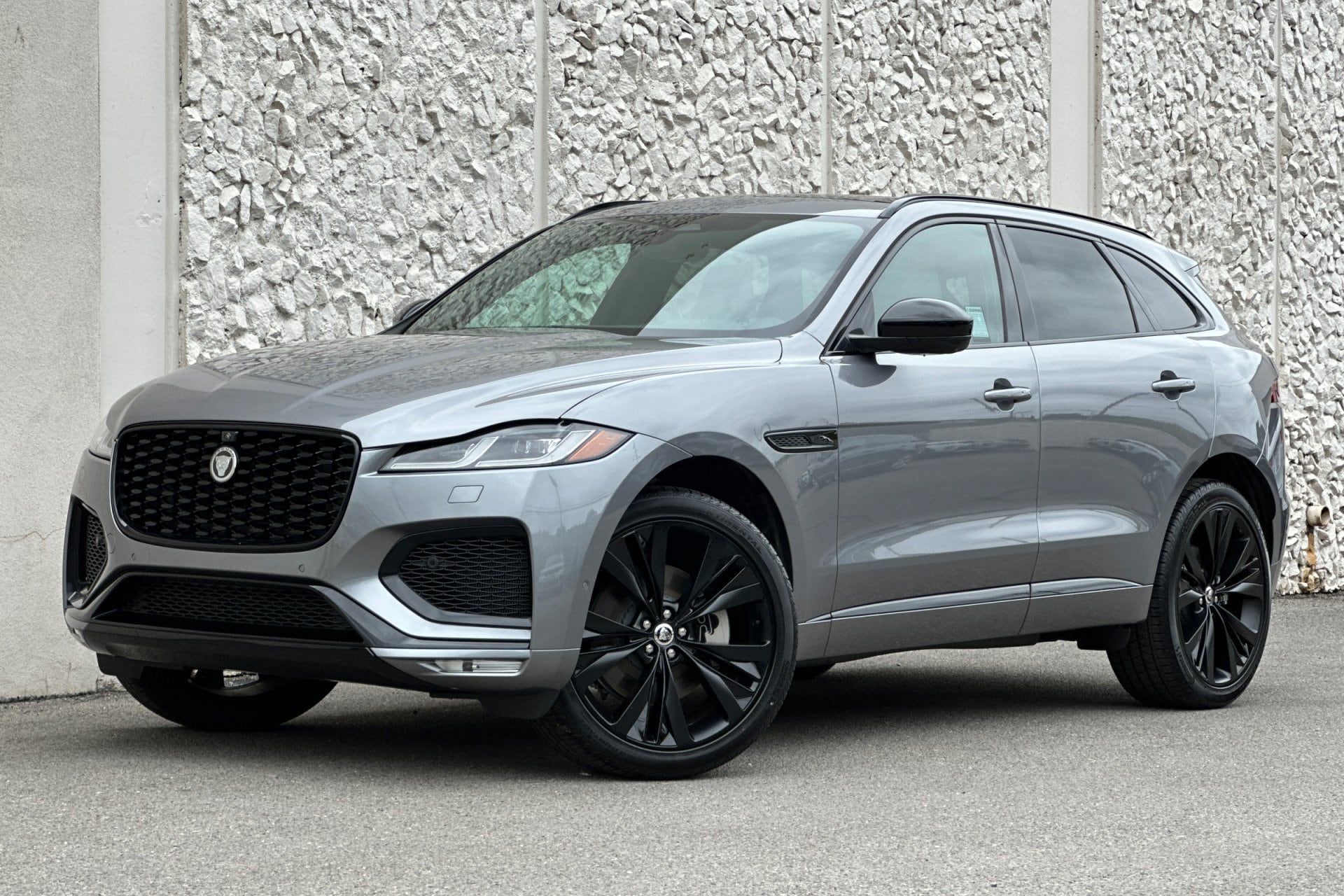 2026 Jaguar F-Pace R-Dynamic S's photo