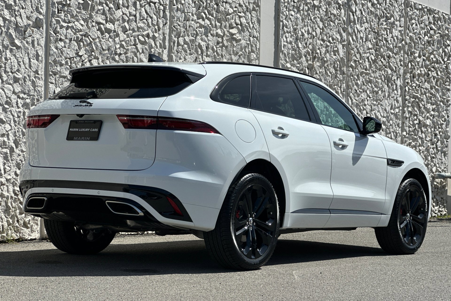 2025 Jaguar F-PACE P400 R-Dynamic S photo 2