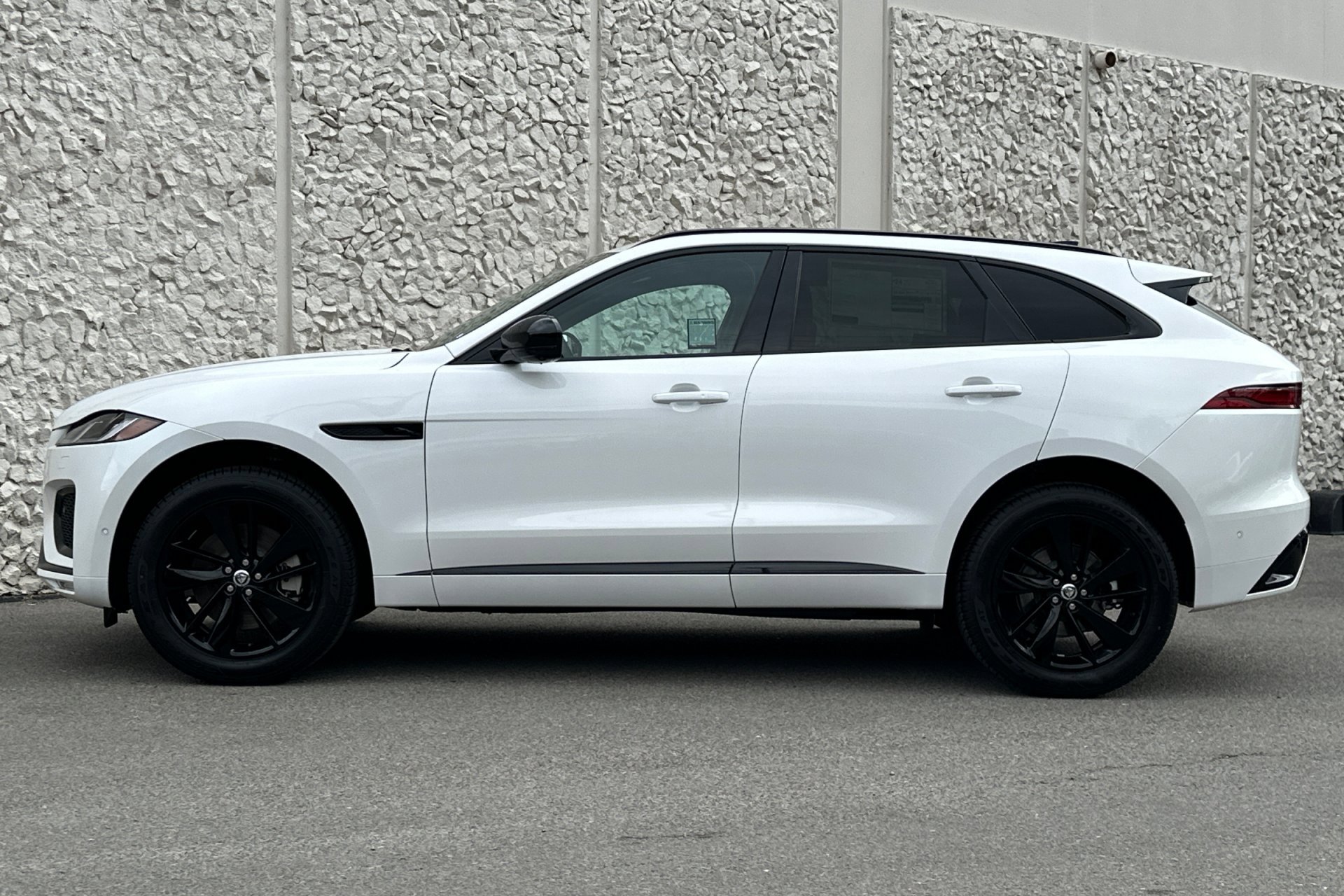 2026 Jaguar F-PACE P250 R-Dynamic S photo 3
