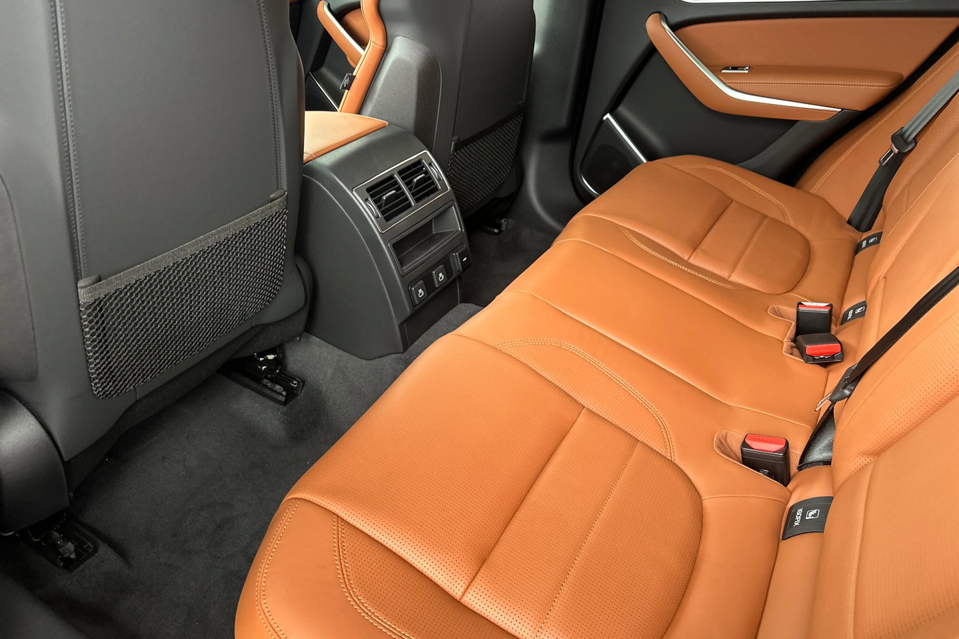 2026 Jaguar F-PACE P400 R-Dynamic S photo 2