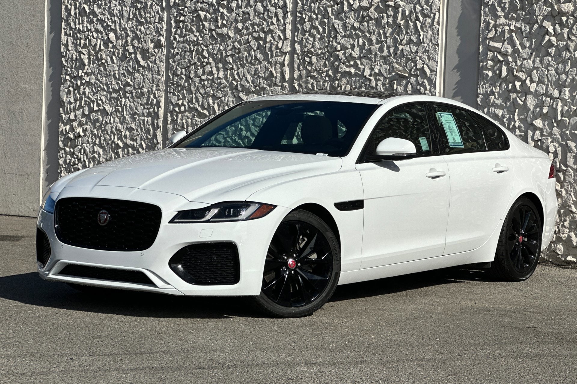 2022 Jaguar XF SE