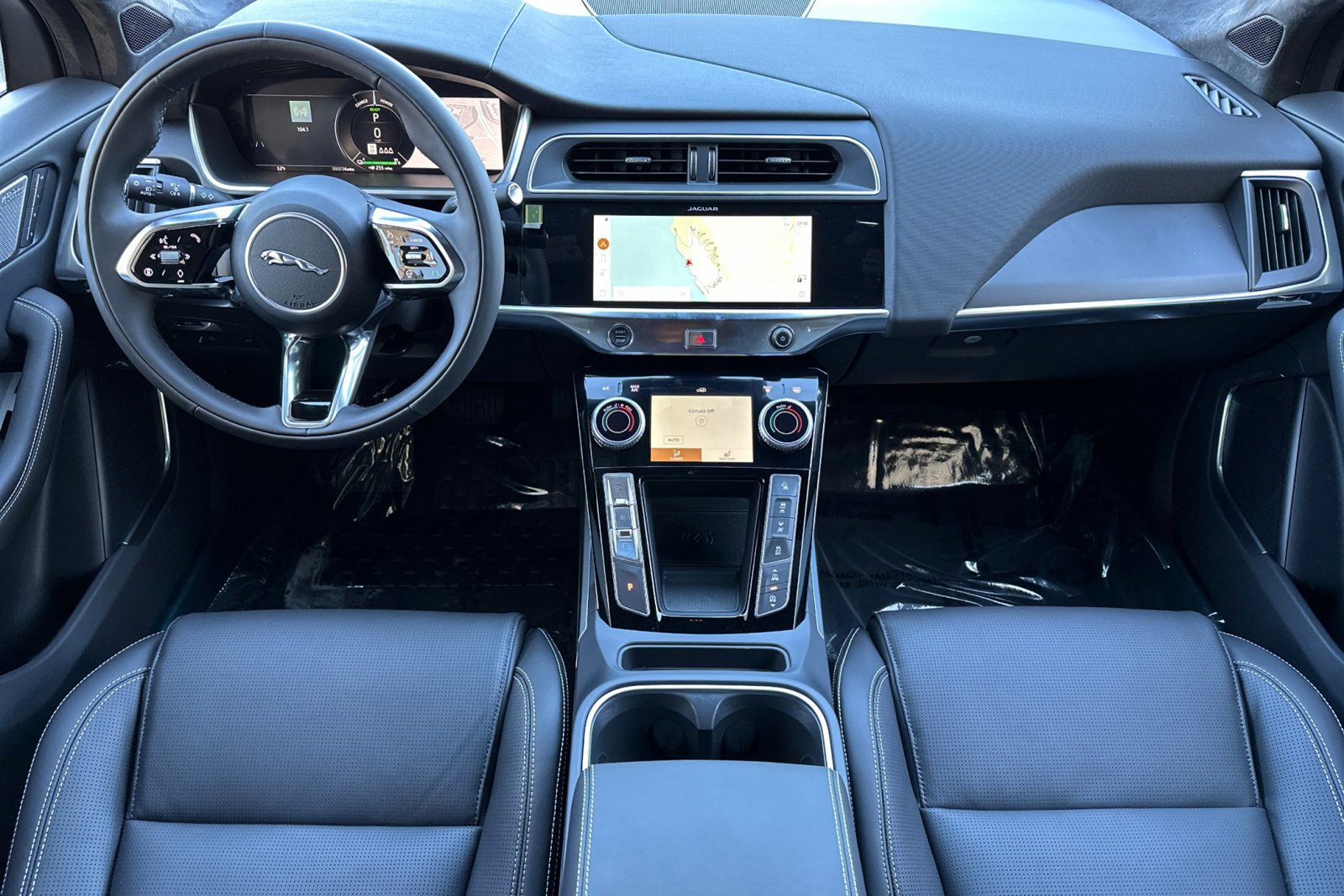 2024 Jaguar I-PACE EV400 HSE photo 3