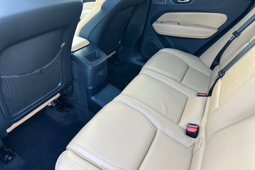 Used 2022 Volvo XC60 Recharge Plug-In Hybrid Inscription T8 eAWD PHEV Inscription