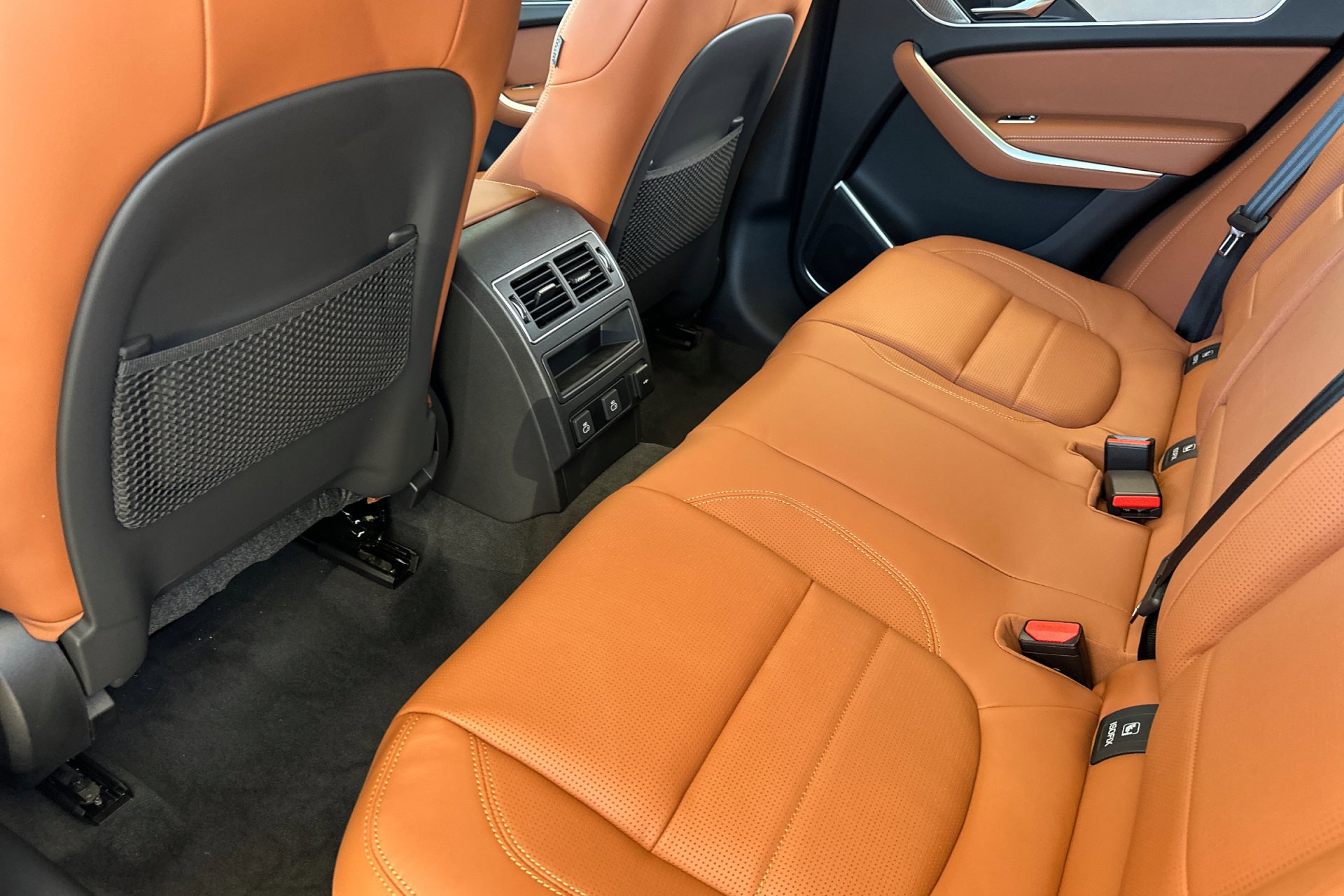 2026 Jaguar F-PACE P250 R-Dynamic S photo 4