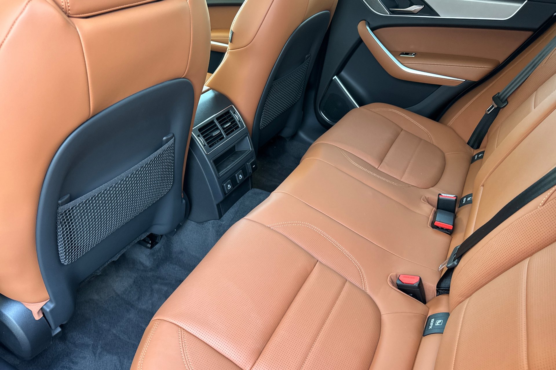 2026 Jaguar F-PACE P250 R-Dynamic S photo 4