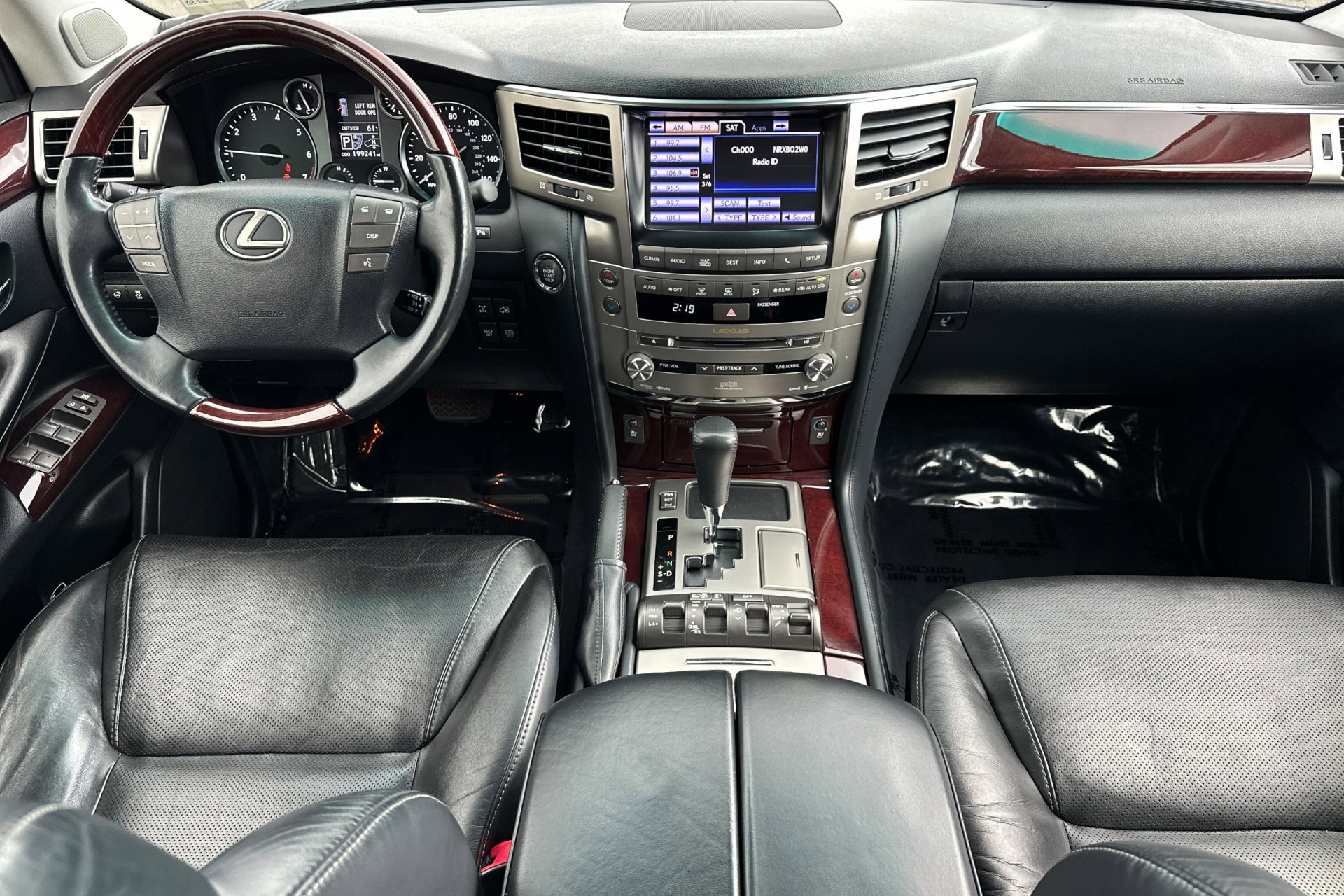2014 Lexus LX 570 photo 3