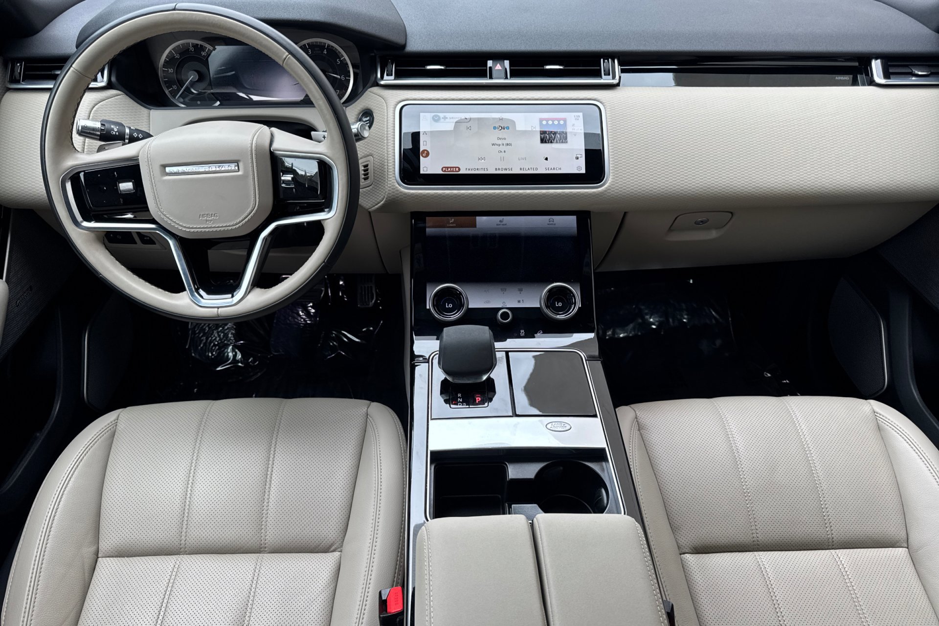 2023 Land Rover Range Rover Velar R-Dynamic S photo 3