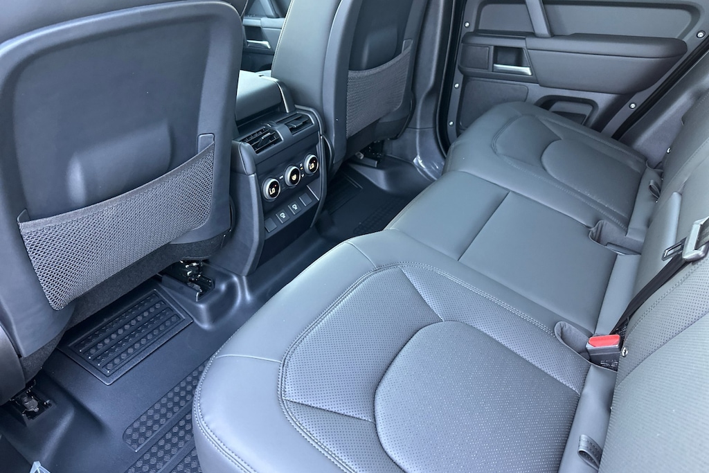 Certified 2025 Land Rover Defender X-Dynamic SE 110 P400 X-Dynamic SE